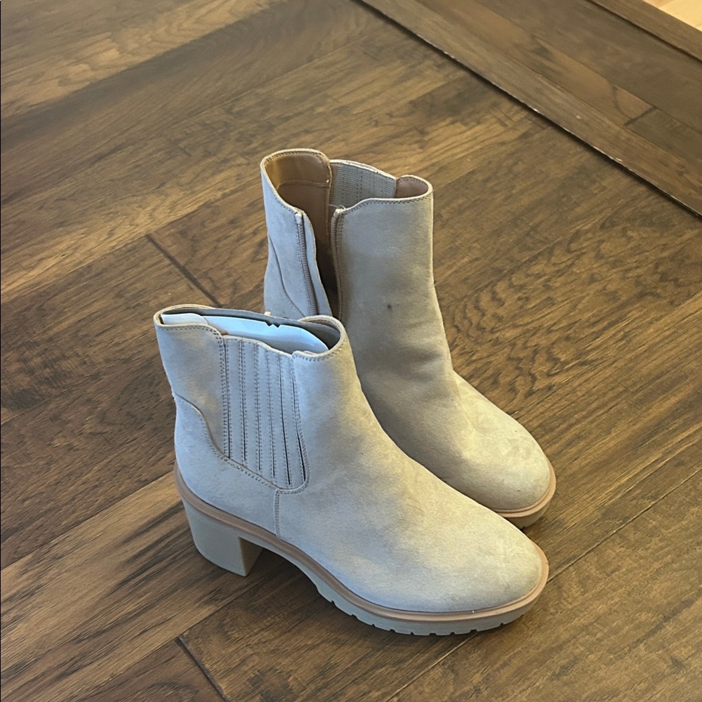 Universal Thread Beige Ankle Booties
